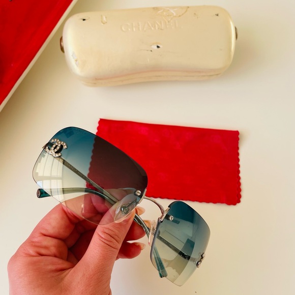 LIKE NEW🦋 RARE CHANEL BLUE RIMLESS CRYSTAL CC SUNGLASSES 4017-D - Picture 15 of 16